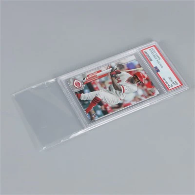 スポーツグレードのカードスリーブ保護